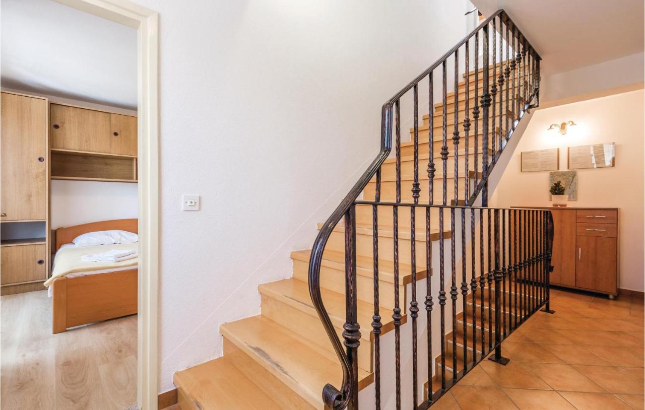 Beautiful Apartment In Brsec With Kitchen Eksteriør billede