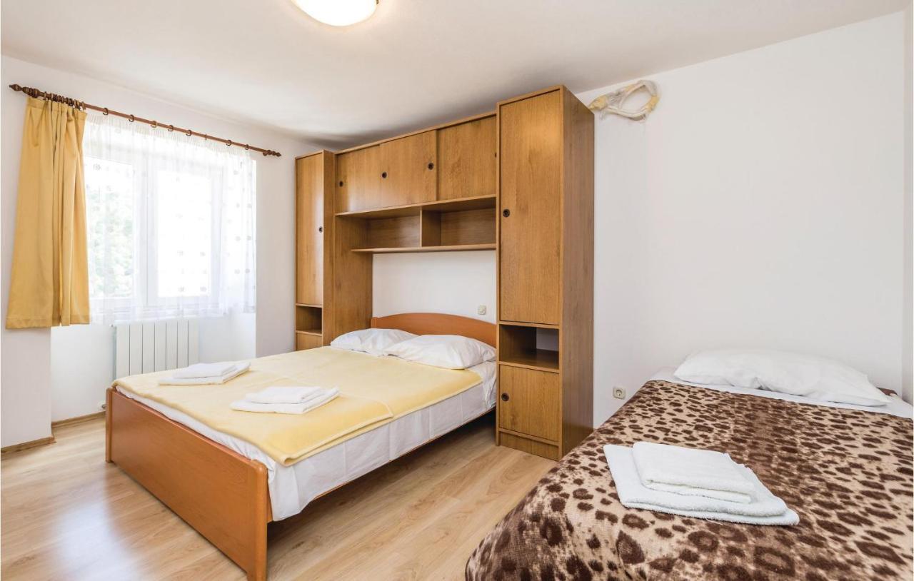 Beautiful Apartment In Brsec With Kitchen Eksteriør billede